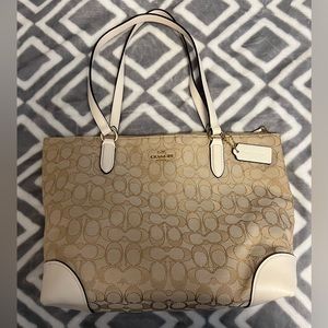 Coach purse in great condition